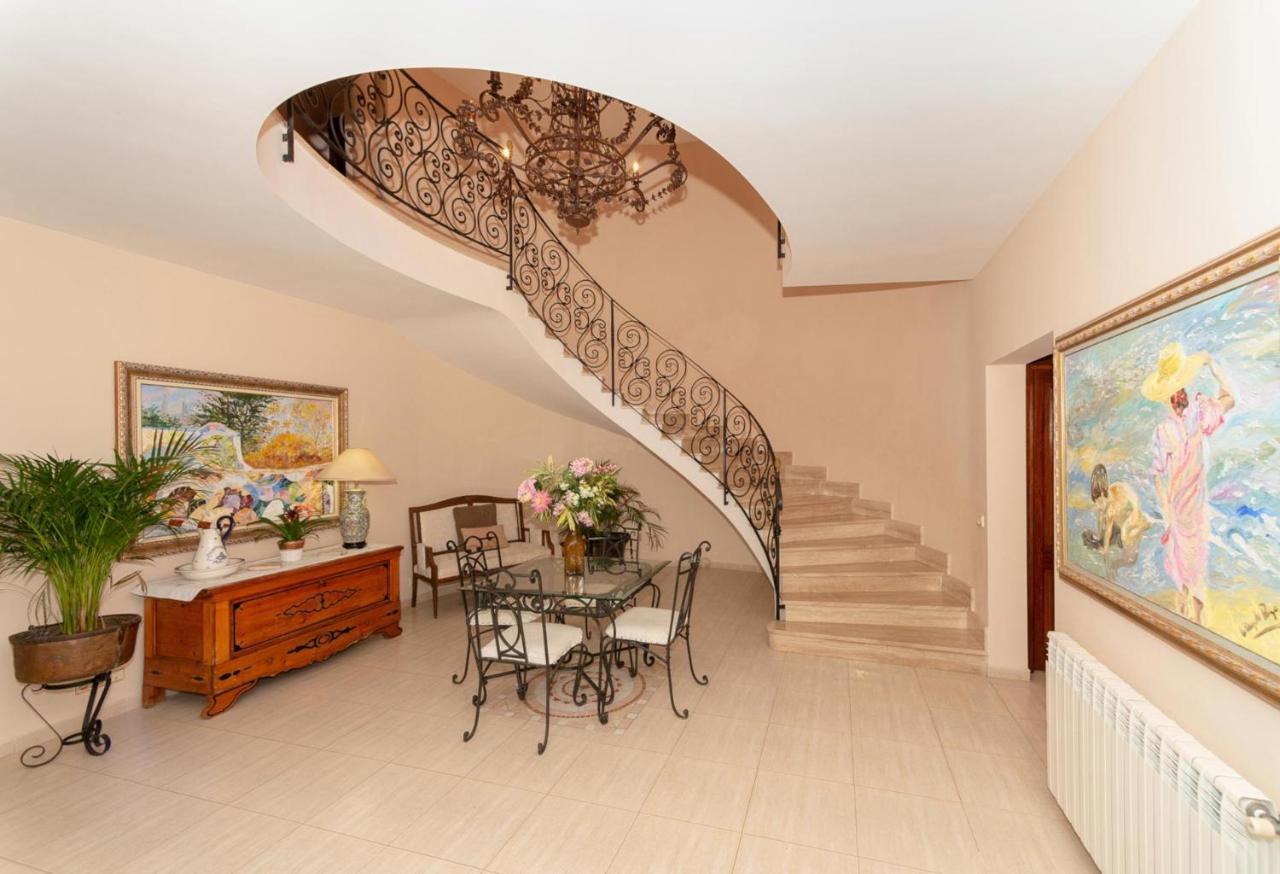 Oliveres By Vintage Travel Villa *