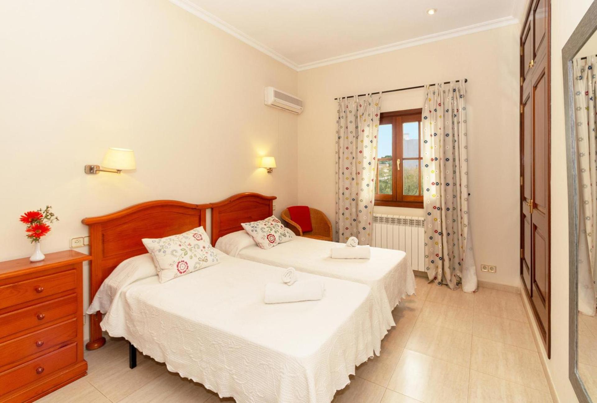 Oliveres By Vintage Travel Villa