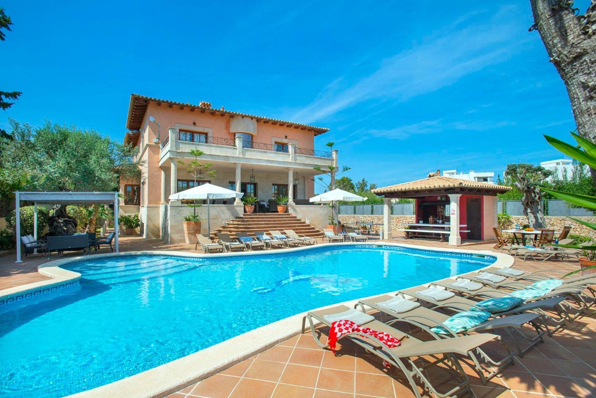 Oliveres By Vintage Travel Villa *